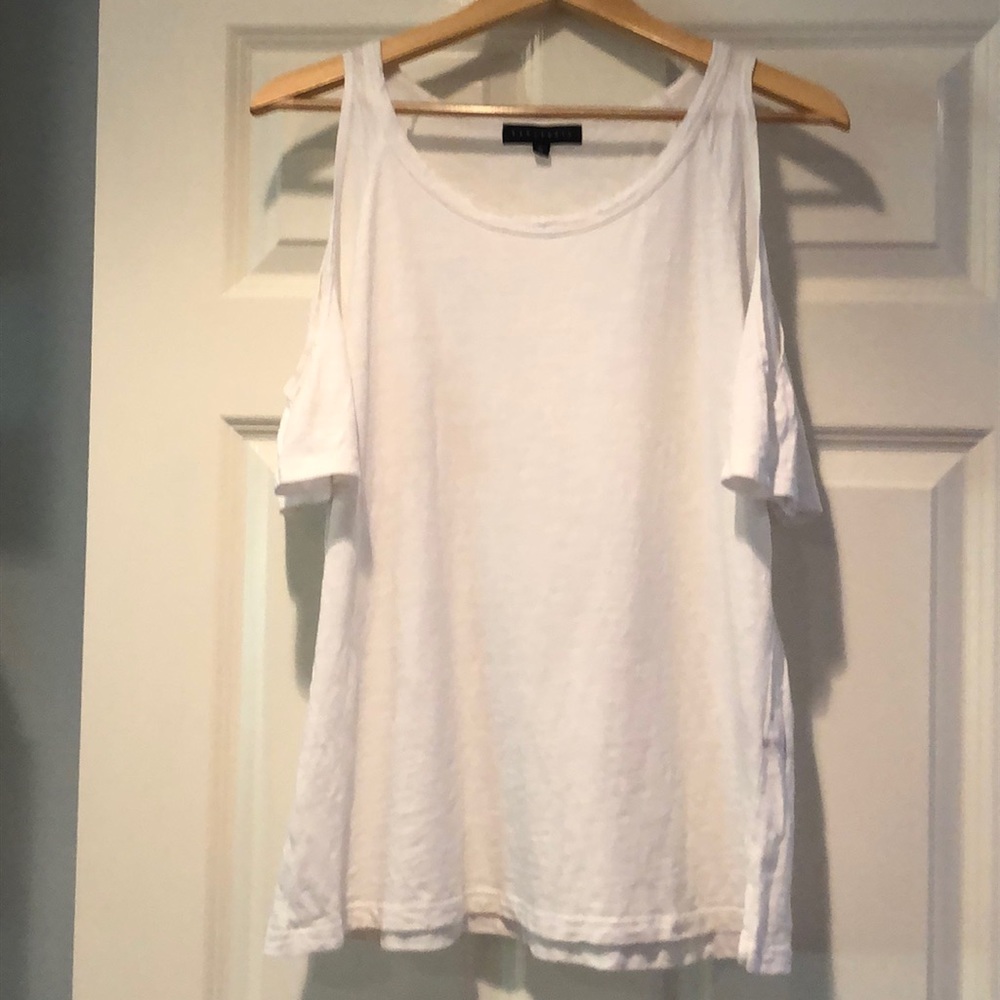 Sanctuary- Perfect basics top